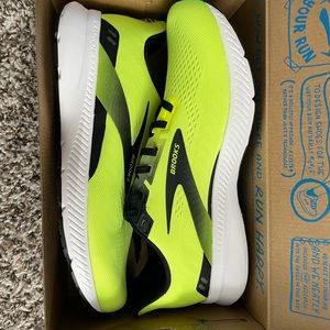 Men’s Brooks Launch 8 Nightlife, Black, White, Size 10.5, New in Box, Limited Ed